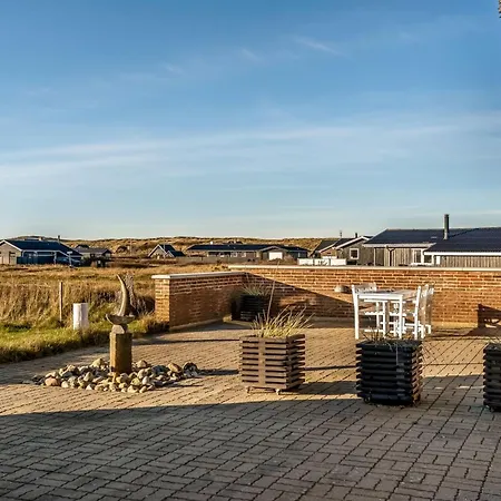 Amber - 300m From The Sea By Interhome