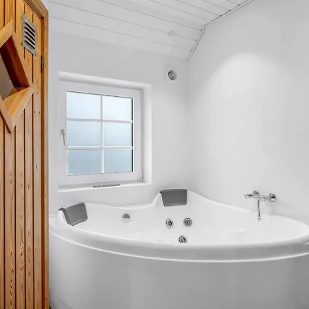Дом отдыха Amber - 300m From The Sea By Interhome *