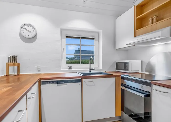 Amber - 300m From The Sea By Interhome *