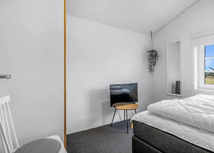Amber - 300m From The Sea By Interhome *